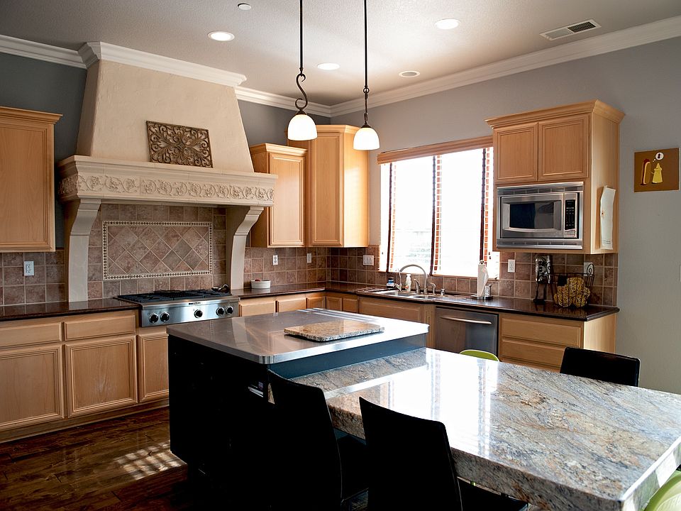 2nd image of 203 Valle Ct
