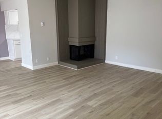 500 W Middlefield Rd APT 8, Mountain View, CA 94043