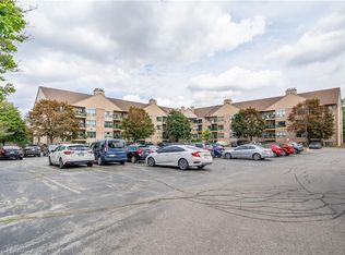 15 Hofstetter Ave #404, Kitchener, ON N2A3Z7