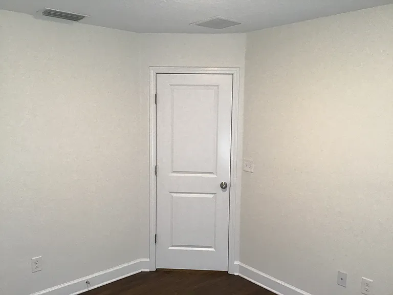 31 Hiller Ln — Photo 12