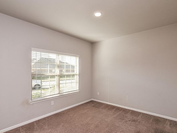 4th image of 2908 Evergreen Trl