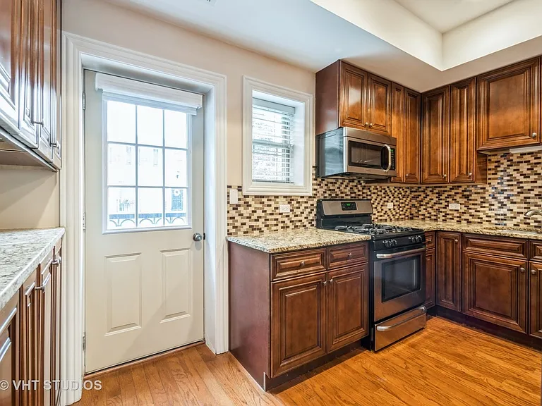 10428 S Walden Pkwy #B — Photo 7