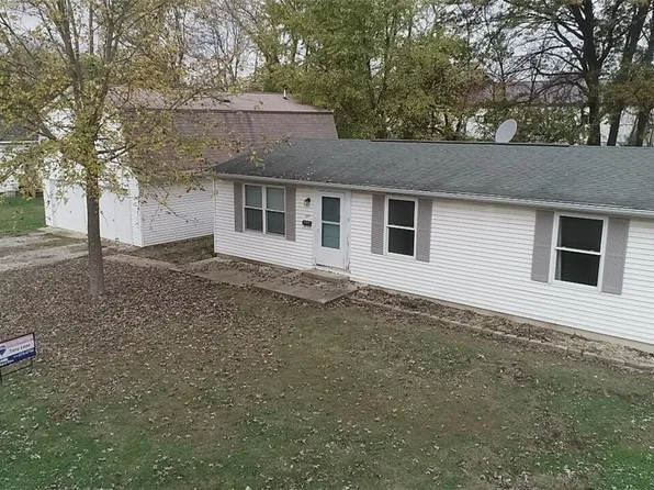 307 W South 7th St, Shelbyville, IL 62565