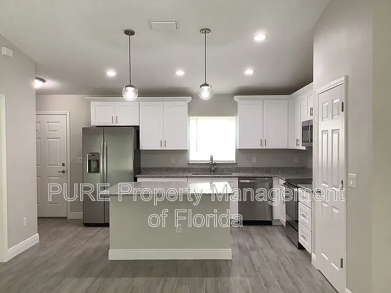 16899 SW 44th Cir — Photo 6