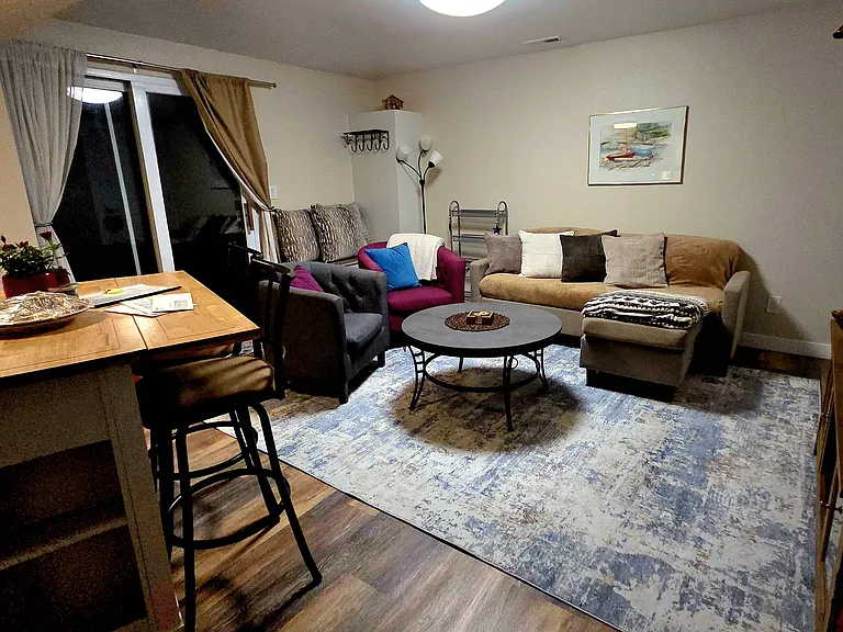 Columbine Ave — Photo 8