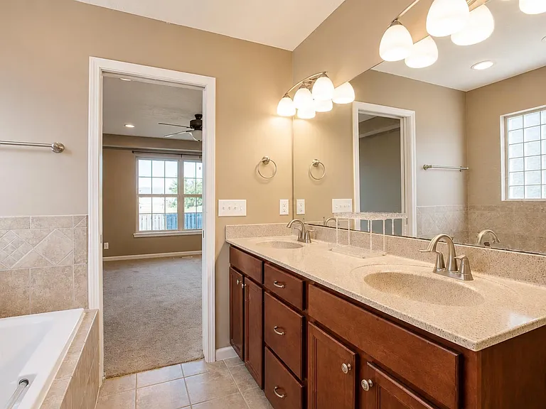 3937 Amethyst Dr — Photo 20