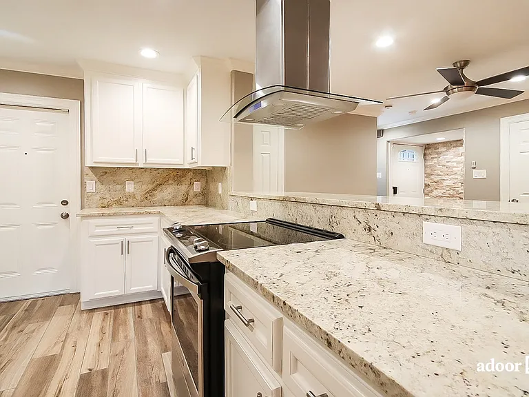 10329 Rockcrest Dr — Photo 3