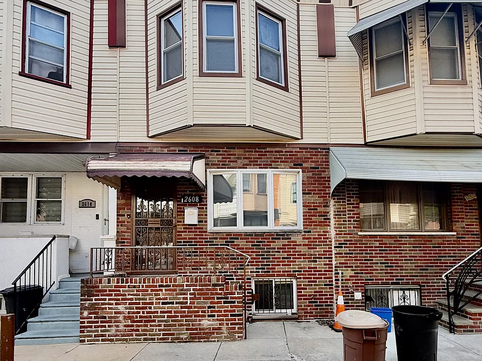 2608 S Sartain St