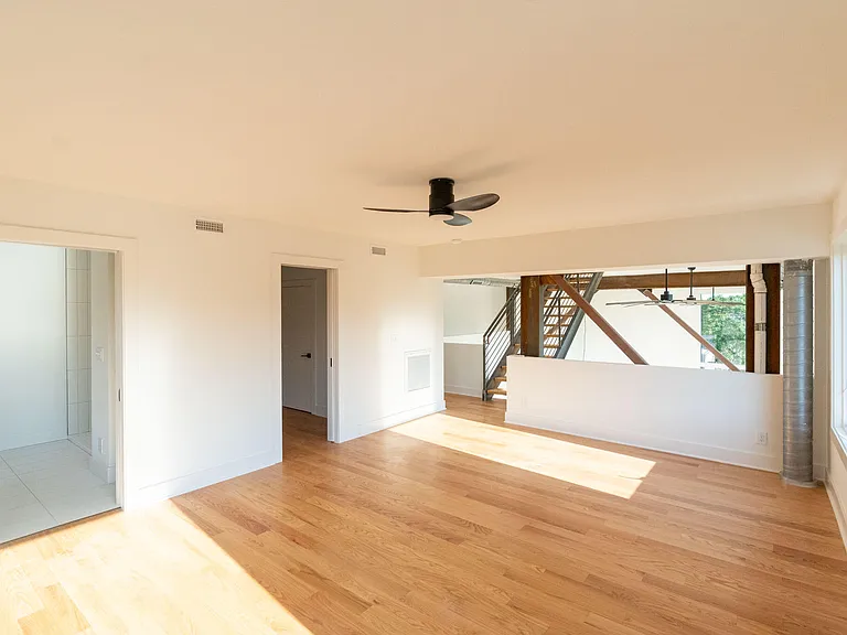 400 E Martin St #A — Photo 16