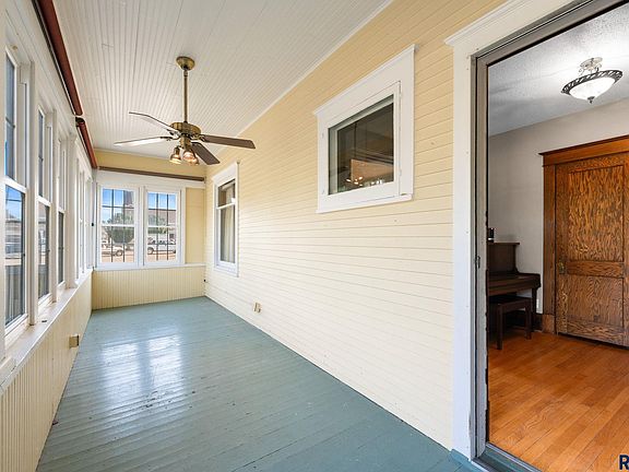 4th image of 317 N Harth Ave