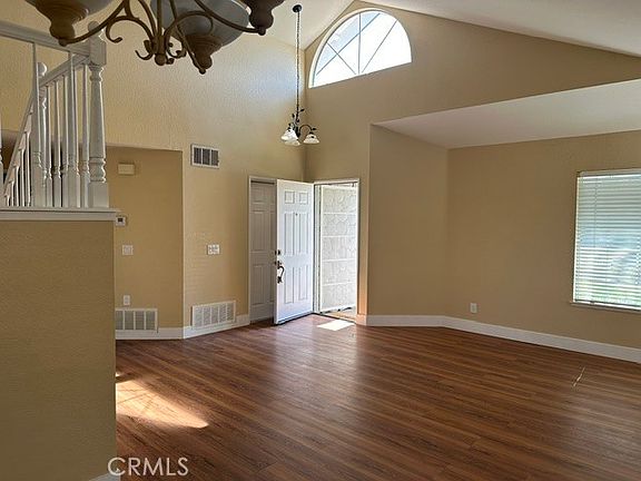 4th image of 39485 Country Mill Rd