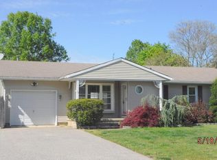 39 Ford Ave, Bayville, NJ 08721