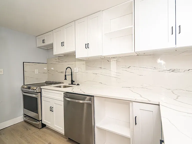 307 E 22nd St #2 — Photo 10