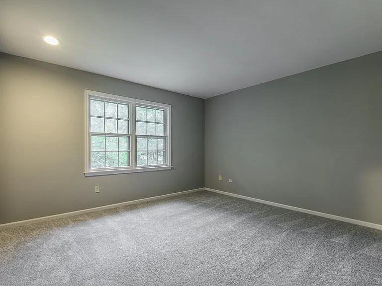 10116 Nieman Rd — Photo 35