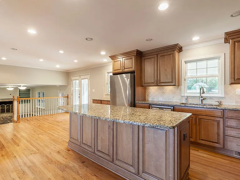 3741 Fox Glen Ct NE — Photo 27