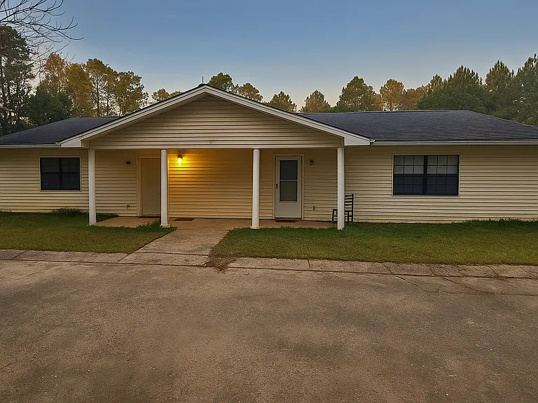 104 Meadow Brook Ln — Photo 1