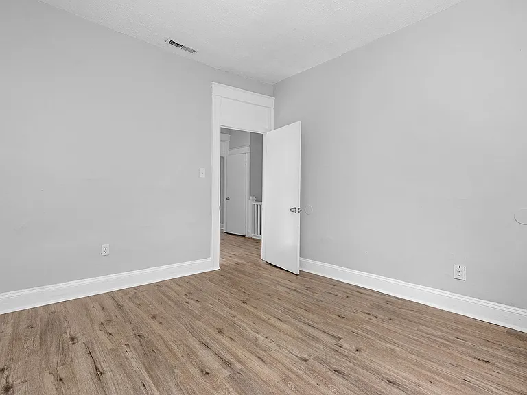 405 N Edgewood St — Photo 16