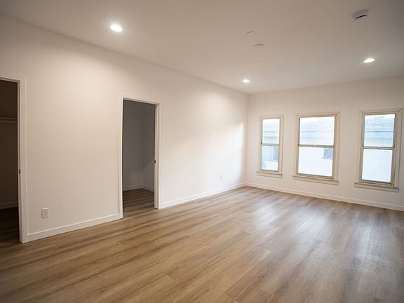 4th image of 1534 Winona Blvd APT 203
