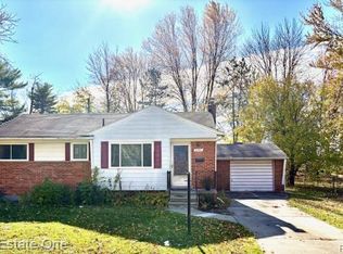 31941 Kathryn St, Garden City, MI 48135