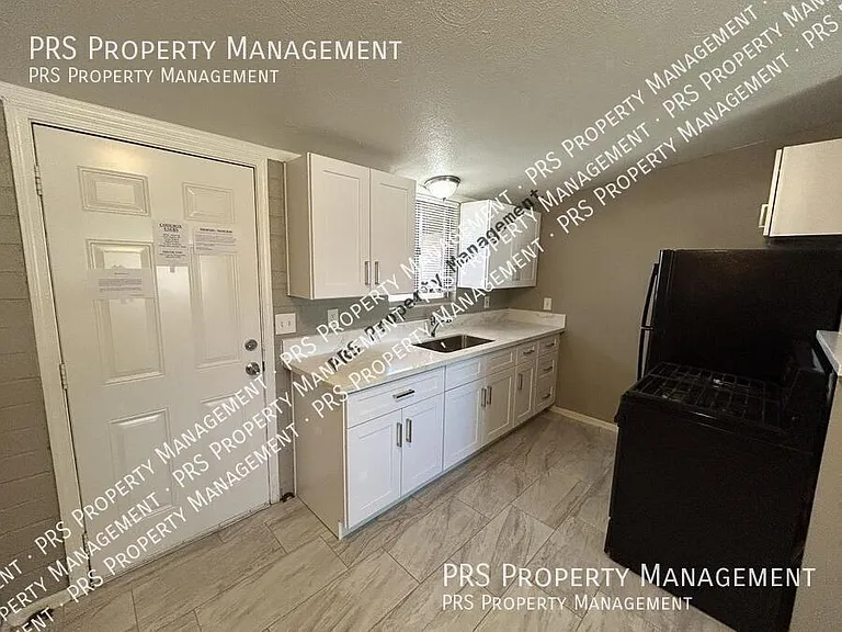 761 N Delaware St #A — Photo 8