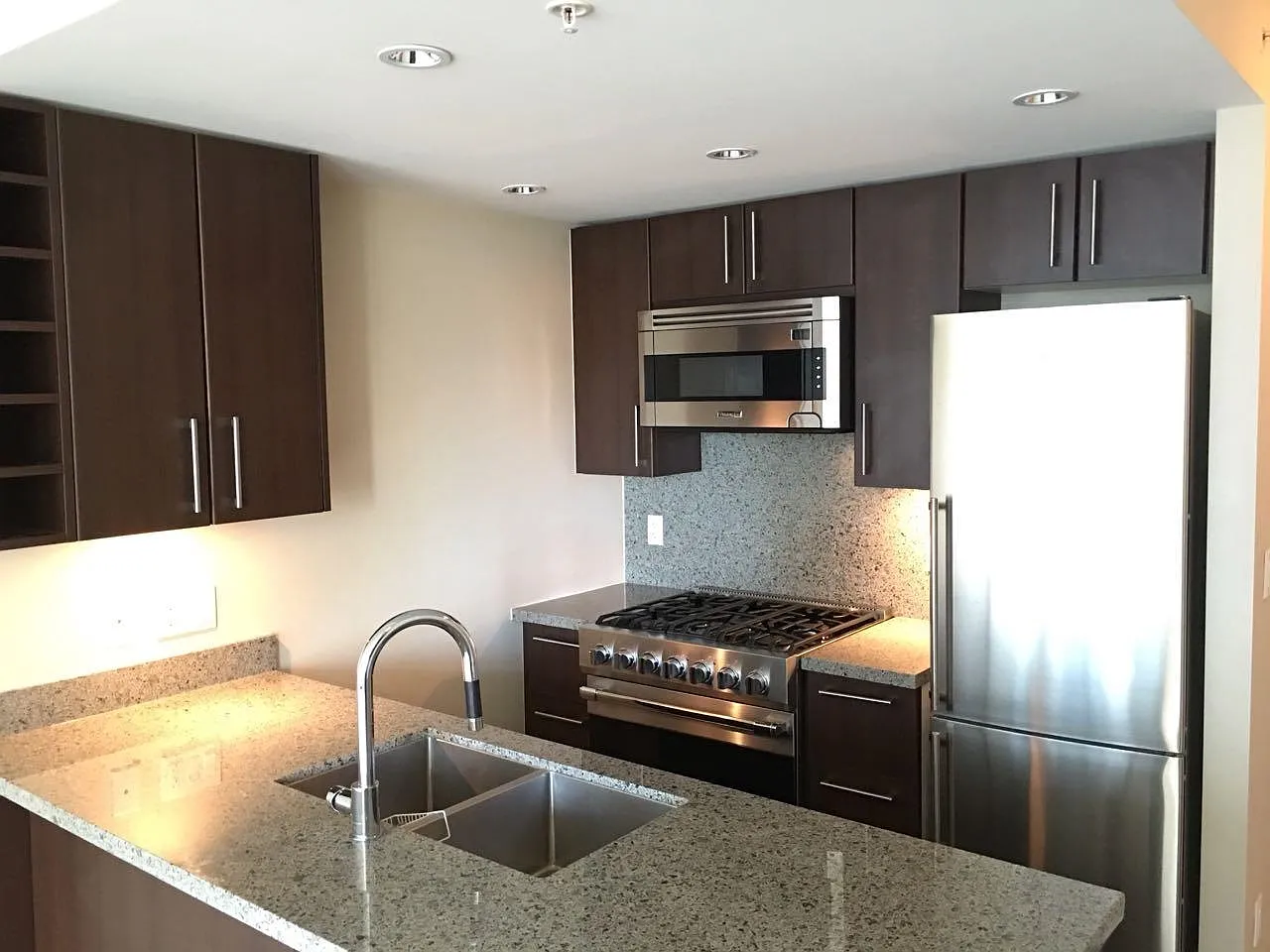 1 bed, 521 sqft, $2,400 — Photo 4
