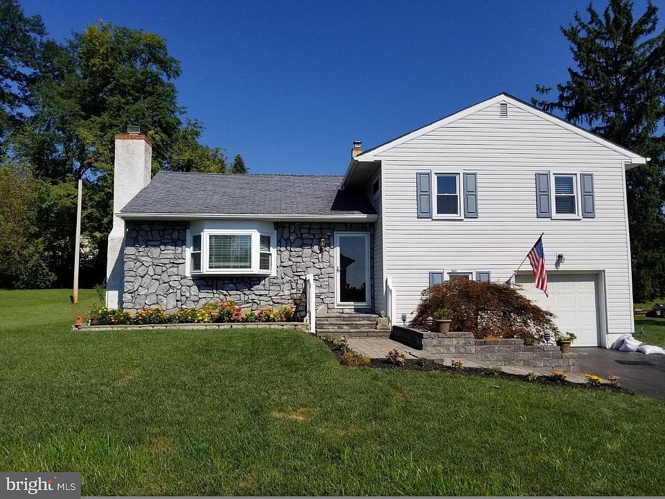 1st image of 939 Cedarwood Ave
