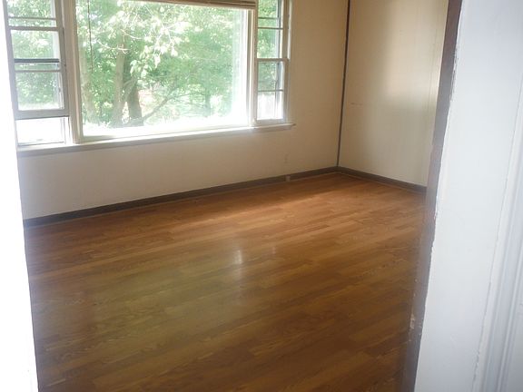 2nd image of 2300 Mountain Dr