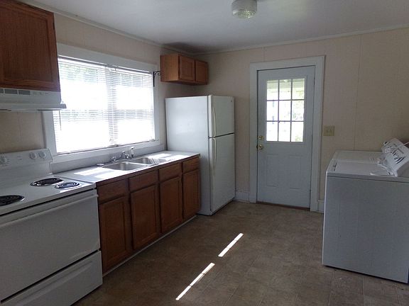 3rd image of 3002 Market St #3002B