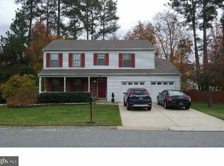 8 W Kapok Dr, Newark, DE 19702