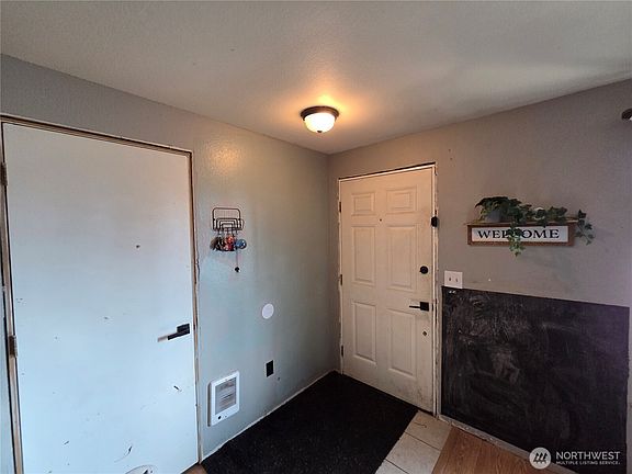 2nd image of 412 McKenzie Avenue SW