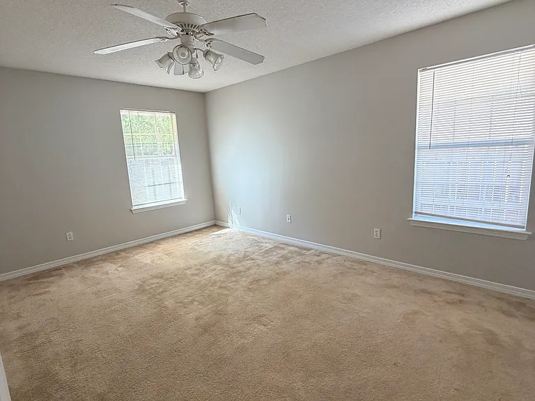 841 Ladner Dr — Photo 7