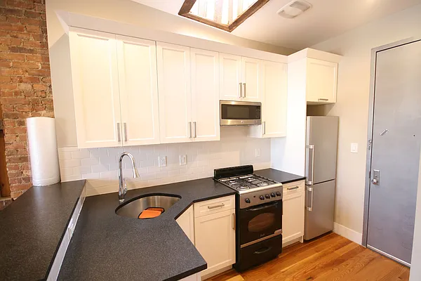 Rented by Rental Solutions Inc | media 28