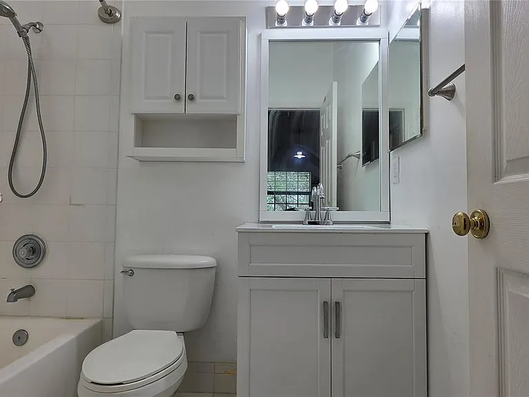 5670 NW 116th Ave #220 — Photo 7