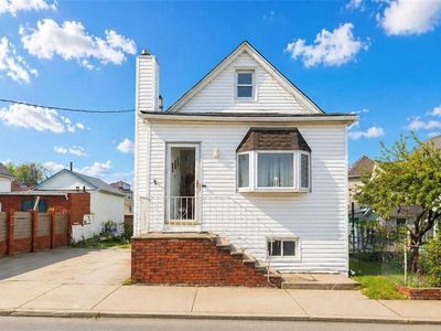 16 Orlando St, Staten Island, NY, 10305