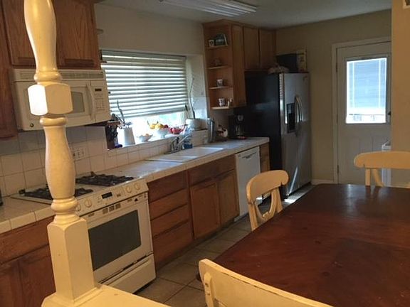 2nd image of 5649 Holland Ln