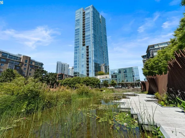 1075 NW Northrup St #220, Portland, OR 97219