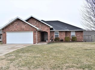 204 Prairie Ln, Monett, MO 65708