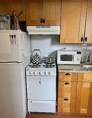 4th image of 426 E 73rd St #3RE