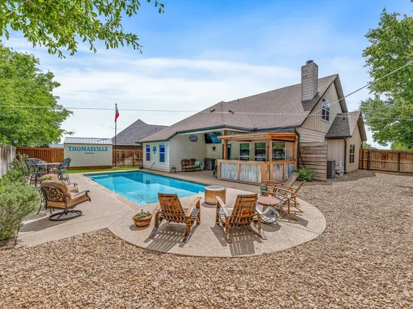 242 Little Tree Ct, Tolar, TX 76476