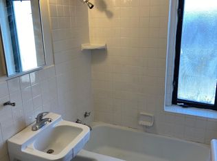 3305 Hennepin Ave #302, Minneapolis, MN 55408