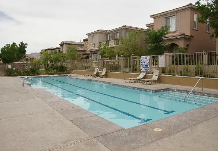 2407 Granada Bluff Ct — Photo 3