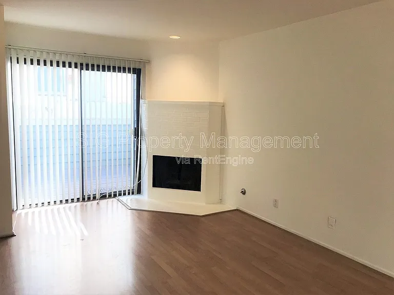 691 S Marengo Ave #4 — Photo 10