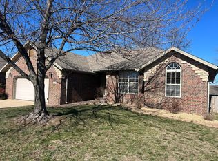 855 Dustin Ln, Nixa, MO 65714