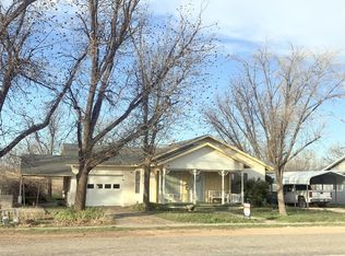 1009 5th St, Rule, TX 79547
