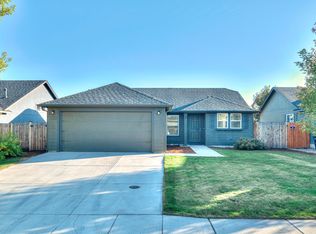 3174 SW Cascade Ave, Redmond, OR 97756