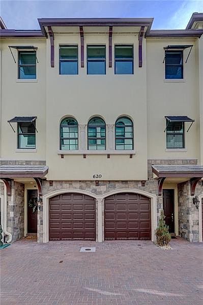1st image of 620 Windward Cir #620