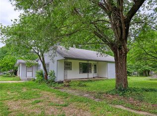 1001 2nd Ave SW, Gravette, AR 72736