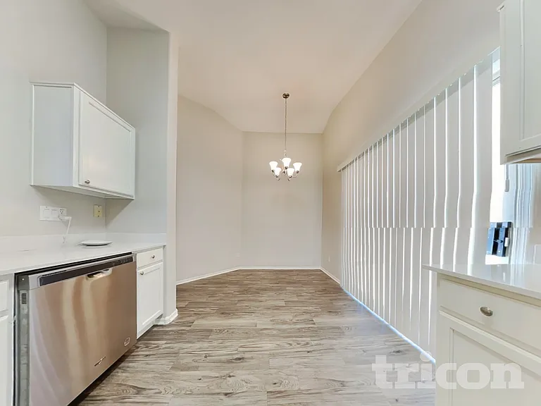 12429 W Larkspur Rd — Photo 5