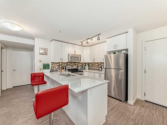 4th image of 181 Skyview Ranch Mnr N #3302