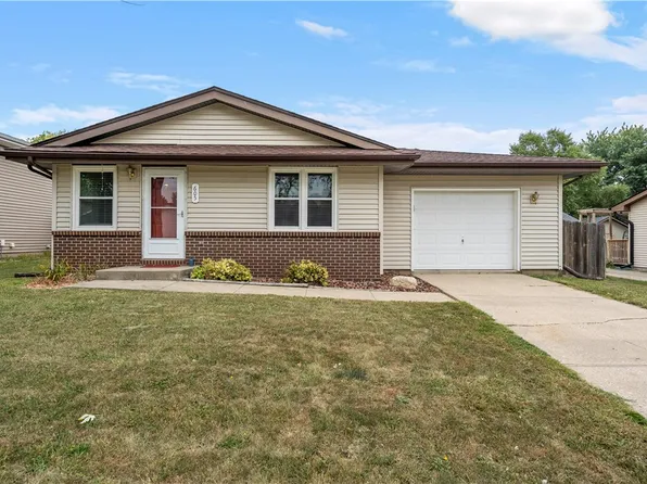 605 NE 9th St, Grimes, IA 50111